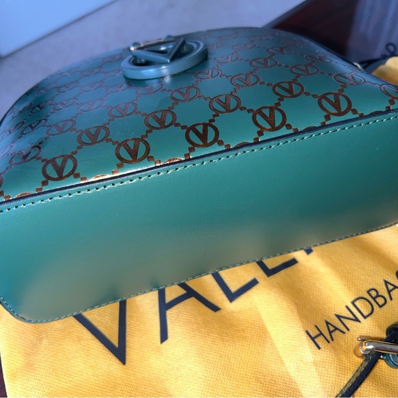 VALENTINO by Mario Valentino Diana Monogram Leather Crossbody Bag in Green - NWT - Picture 5 of 10